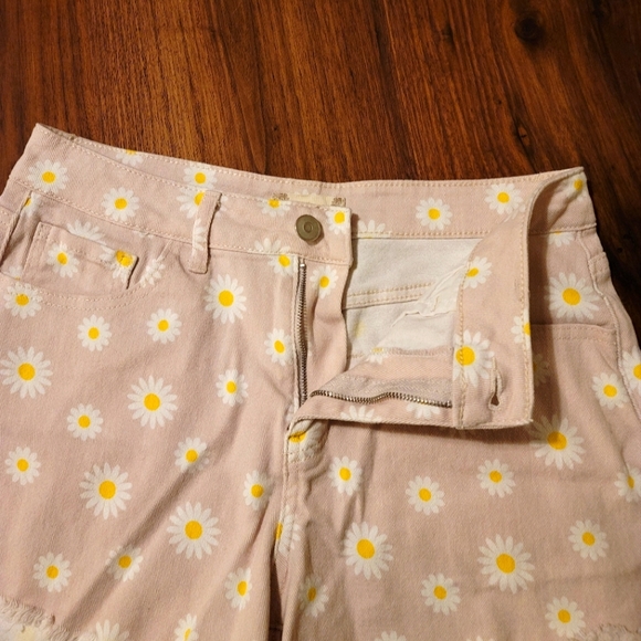Altar'd State daisy jean shorts (EUC) - Picture 5 of 8